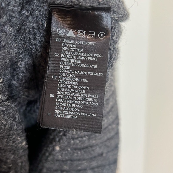 H&M Cable Knit Gray Sweater - Picture 6 of 7